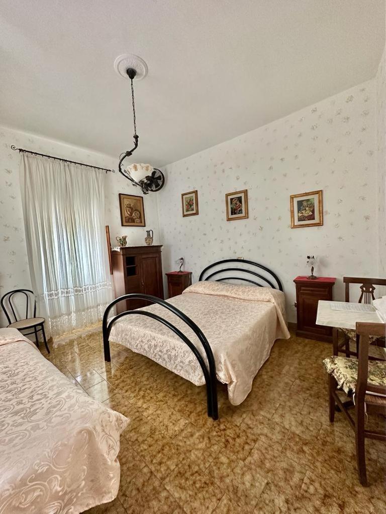 Pensione Italia Bolsena Habitación foto